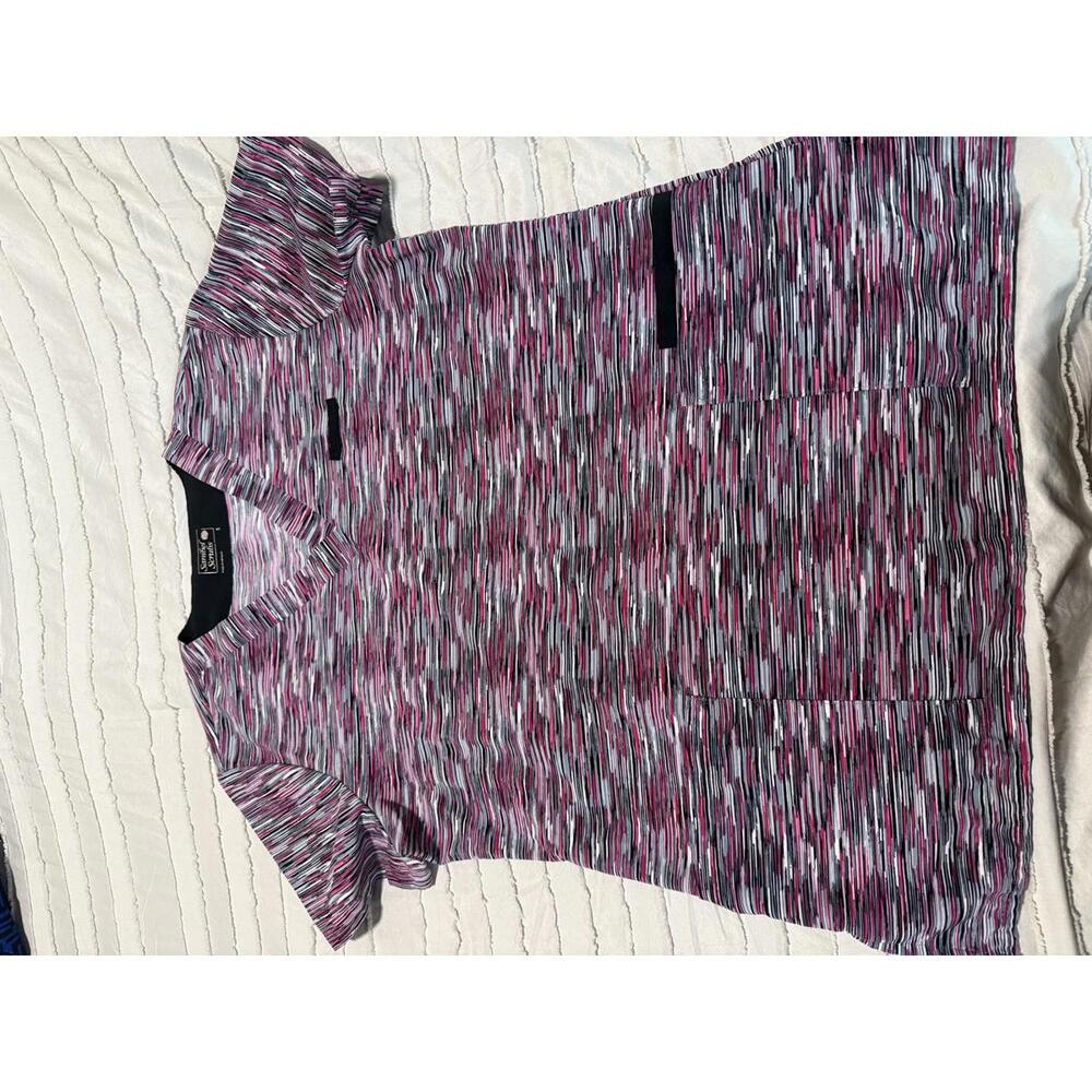 Sanibel Scrubs Women's Short Sleeve V-Neck Top - Size Small